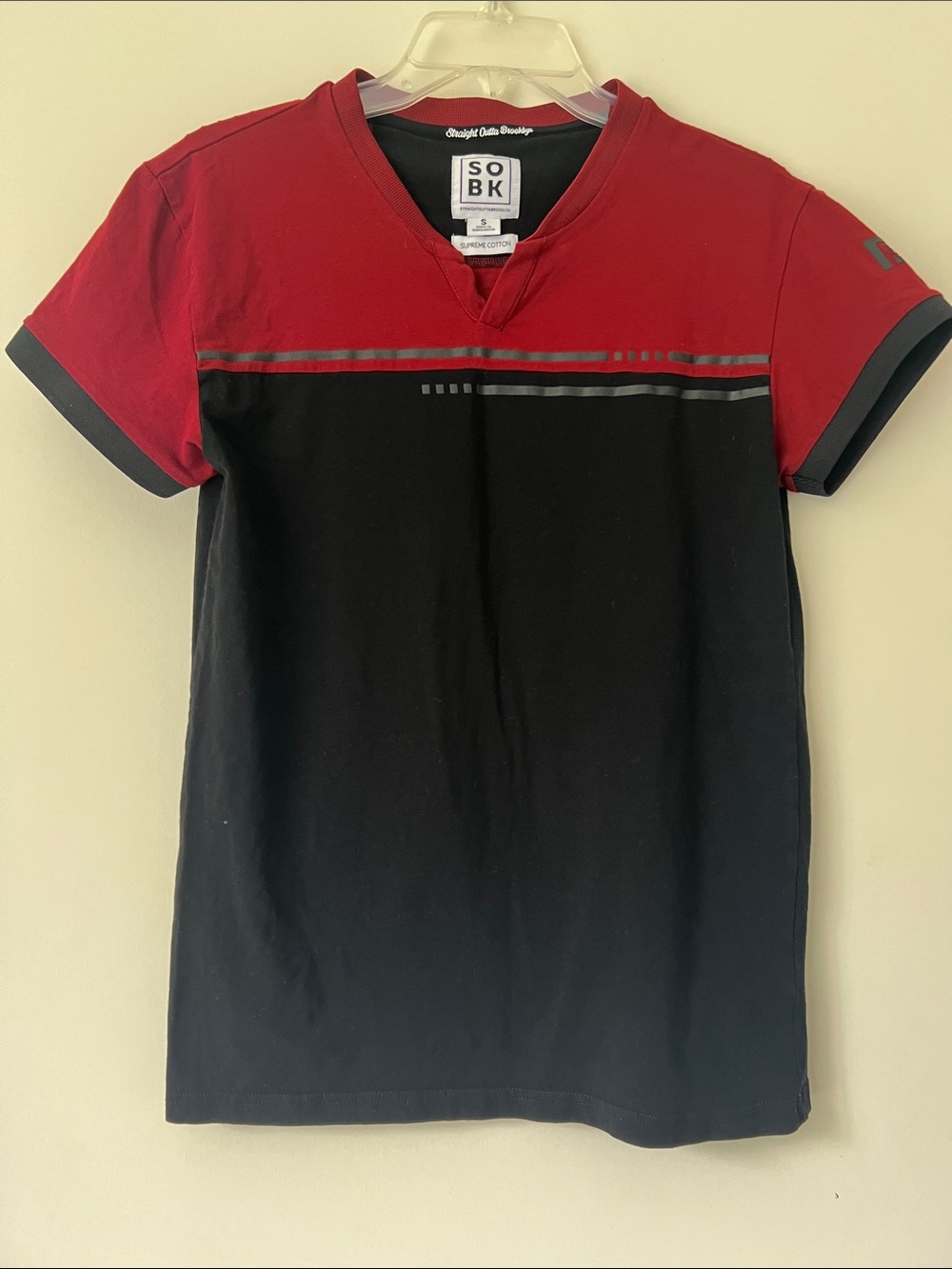 Burgundy and Black Two-Tone Short-Sleeve V-Neck Tee